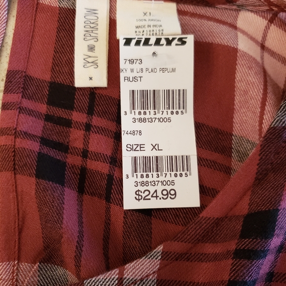 Tilly's long sleeve peplum top - Picture 5 of 5